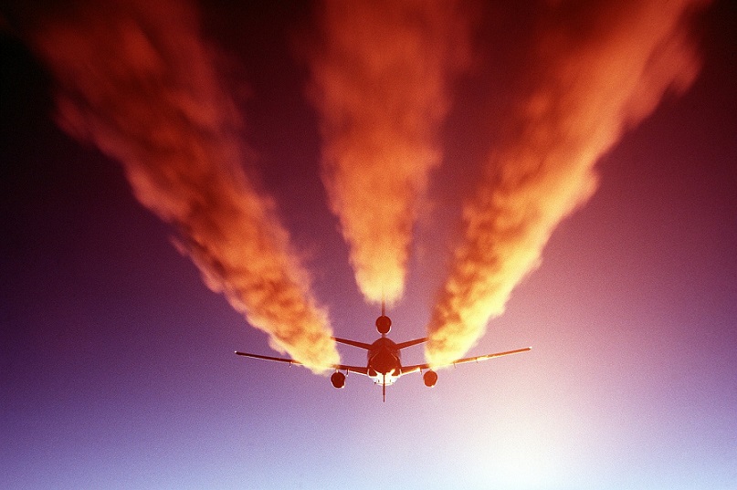 飛行機雲を英語で表現すると 発生原理も解説